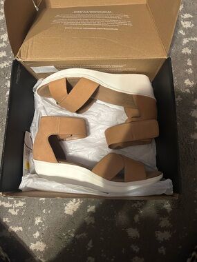 Naturalizer Tan Riviera Wedge Sandals